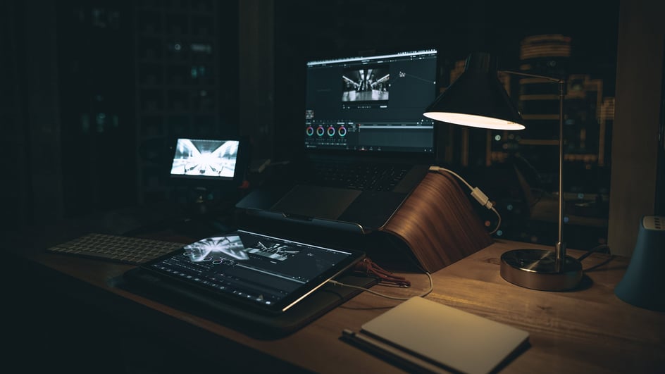  A computer screen with LUTs