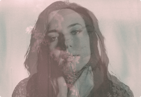 Soundstripe artist Scarlett Solo artist profile portrait, showcasing music synchronization rights available for her music.